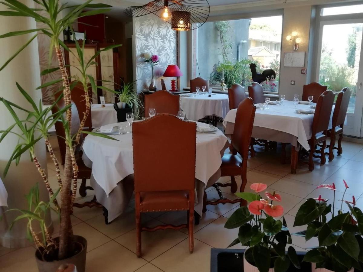 Hotel De Bretagne Dol Centre Ville - Hotel Et Restaurant ドル・デ・ブルターニュ エクステリア 写真