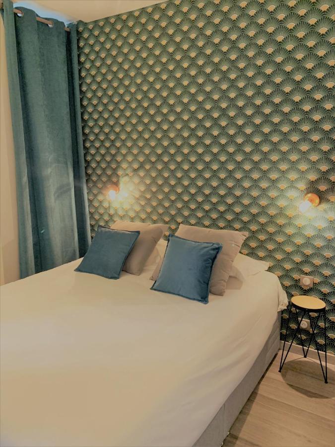 Hotel De Bretagne Dol Centre Ville - Hotel Et Restaurant ドル・デ・ブルターニュ エクステリア 写真