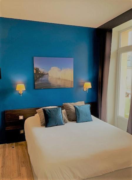 Hotel De Bretagne Dol Centre Ville - Hotel Et Restaurant ドル・デ・ブルターニュ エクステリア 写真