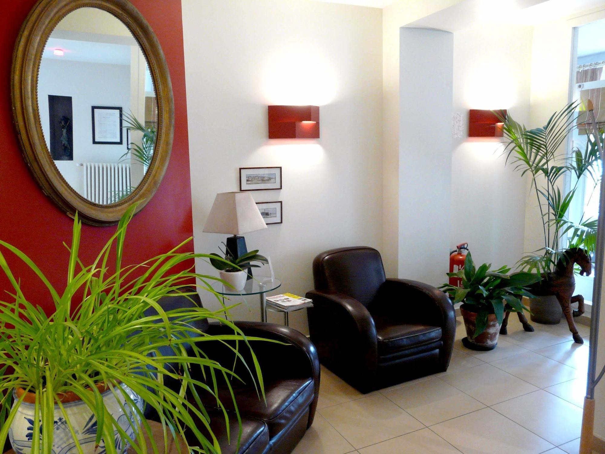 Hotel De Bretagne Dol Centre Ville - Hotel Et Restaurant ドル・デ・ブルターニュ エクステリア 写真