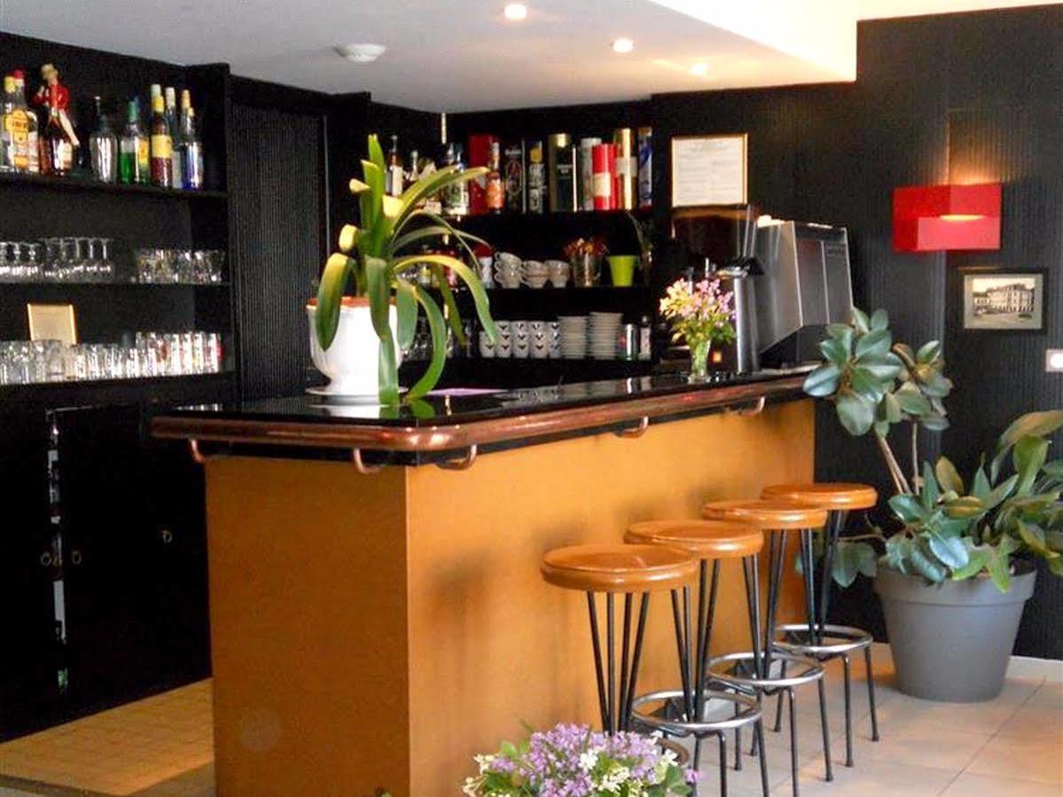 Hotel De Bretagne Dol Centre Ville - Hotel Et Restaurant ドル・デ・ブルターニュ エクステリア 写真
