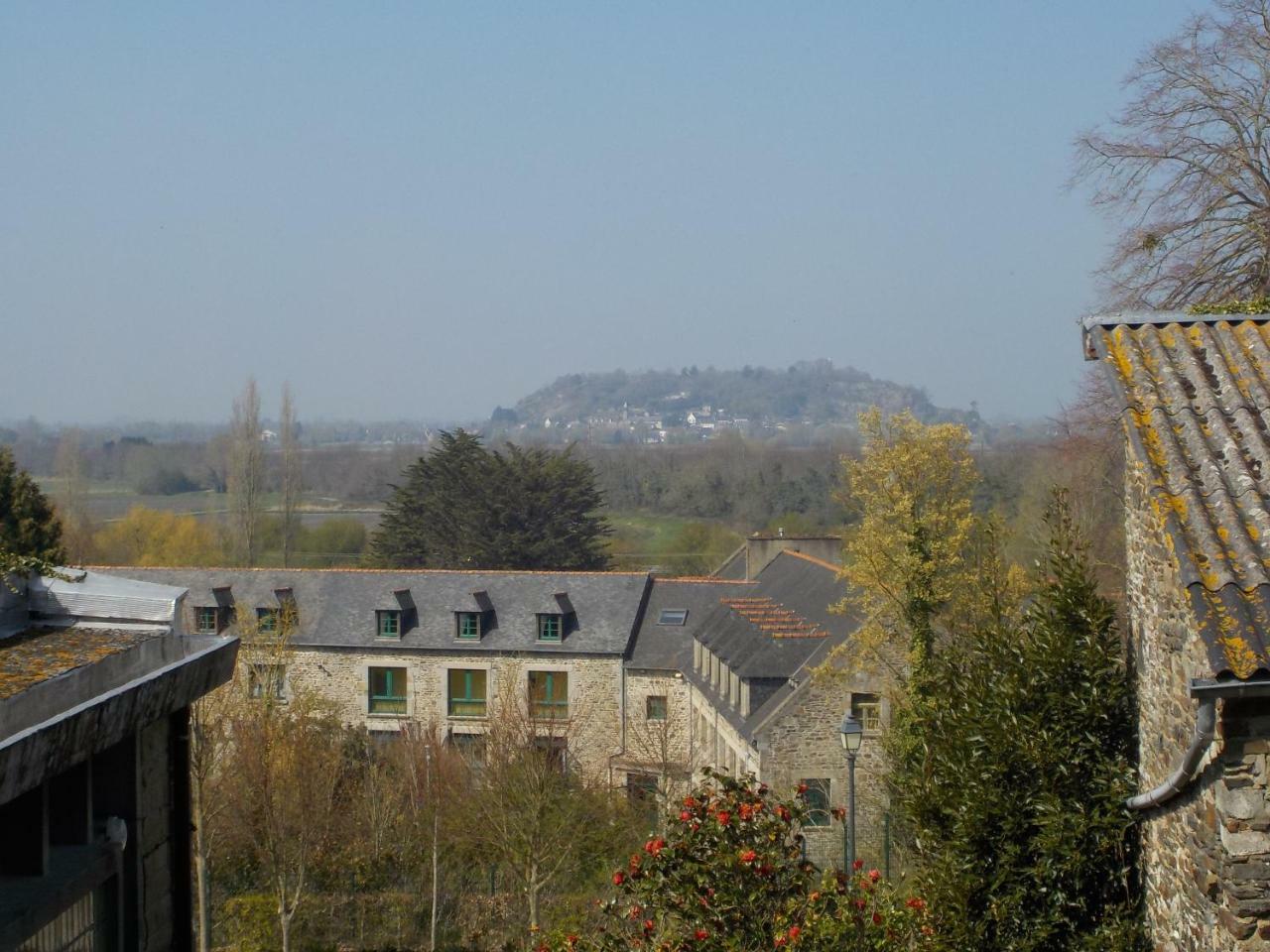 Hotel De Bretagne Dol Centre Ville - Hotel Et Restaurant ドル・デ・ブルターニュ エクステリア 写真
